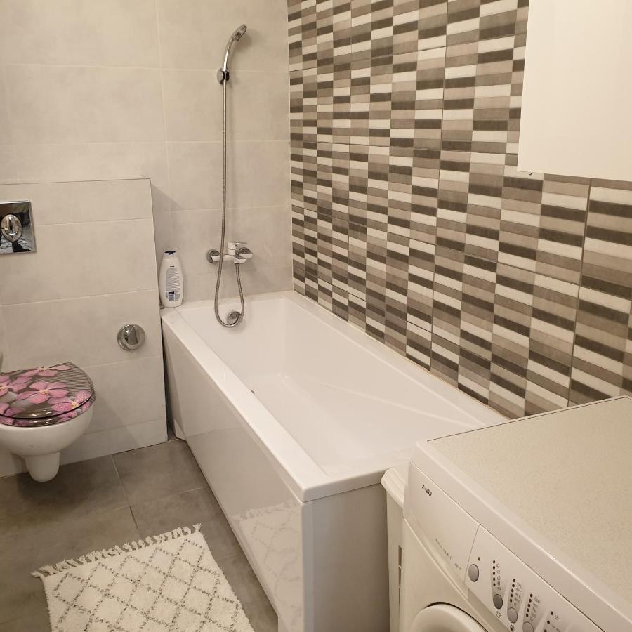 Carolina Sweet Apartament Орадя Экстерьер фото